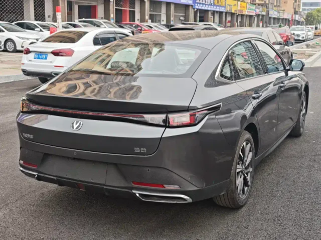 Changan Eado — Фото автомобиля 4