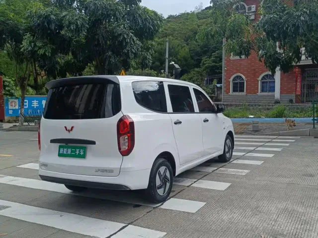 Wuling Hongguang — Фото автомобиля 9
