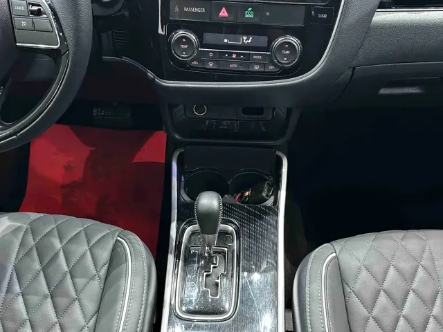 Mitsubishi Outlander — Фото автомобиля 12