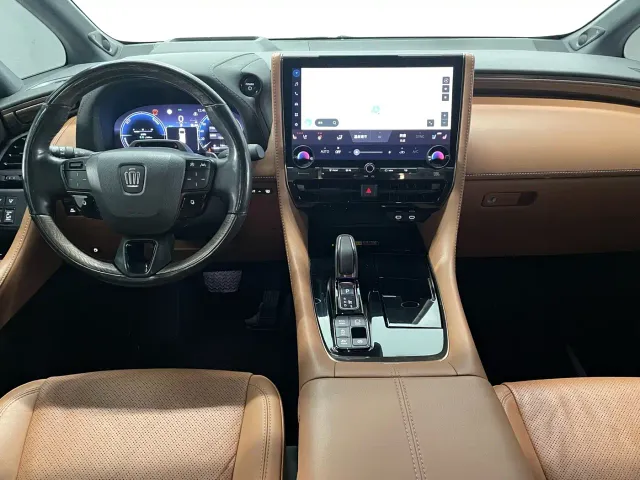 Toyota Vellfire — Фото автомобиля 9