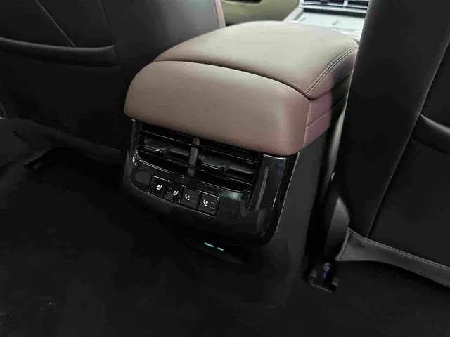 BYD Seal 07 DM-i — Фото автомобиля 23