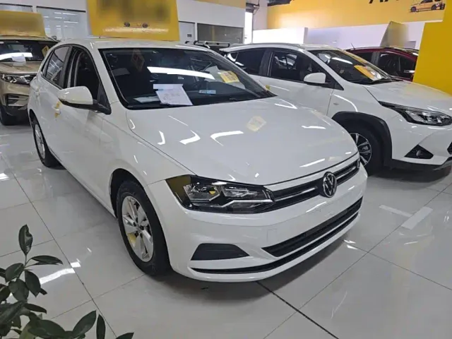 Volkswagen Polo — Фото автомобиля 3