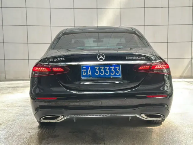 Mercedes-Benz E-Class — Фото автомобиля 8