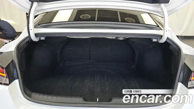 Hyundai AVANTE Inspiration — Фото автомобиля 20