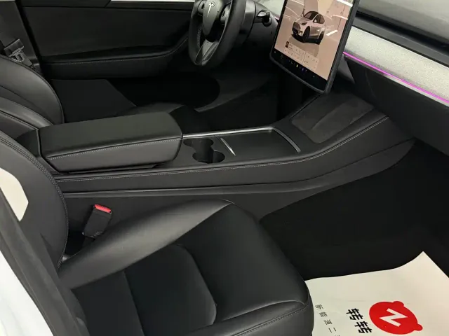 Tesla Model Y — Фото автомобиля 17