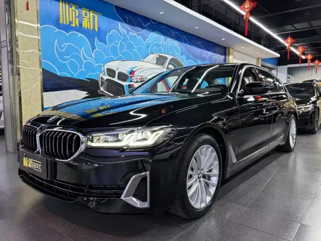Фотография автомобиля — BMW 5 Series