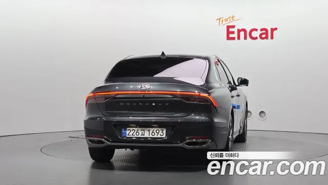 Hyundai Grandeur New — Фото автомобиля 4