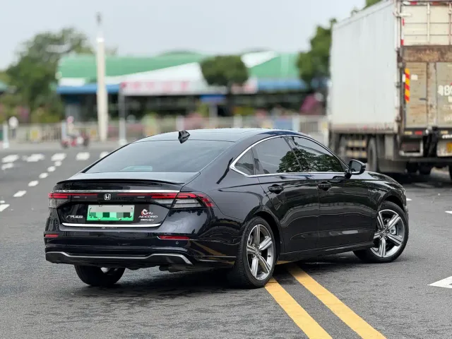 Honda Accord — Фото автомобиля 2