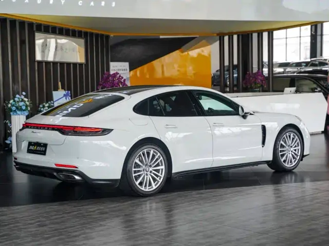 Porsche Panamera — Фото автомобиля 20