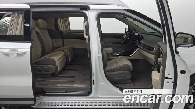 Kia Carnival Generation 4 — Фото автомобиля 27