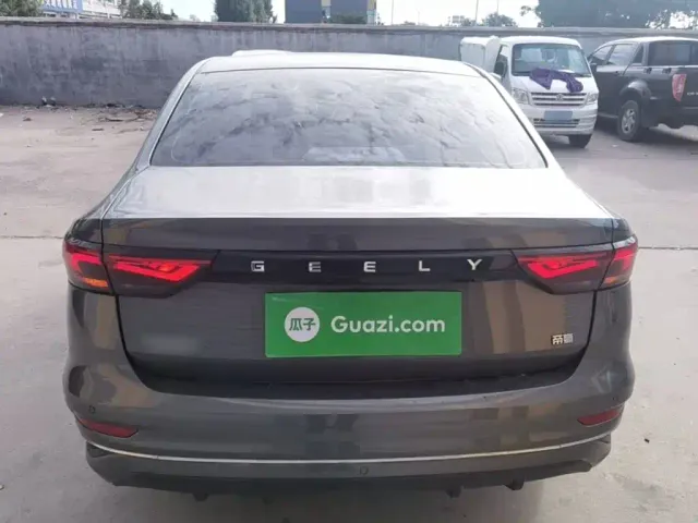 Geely Emgrand — Фото автомобиля 5