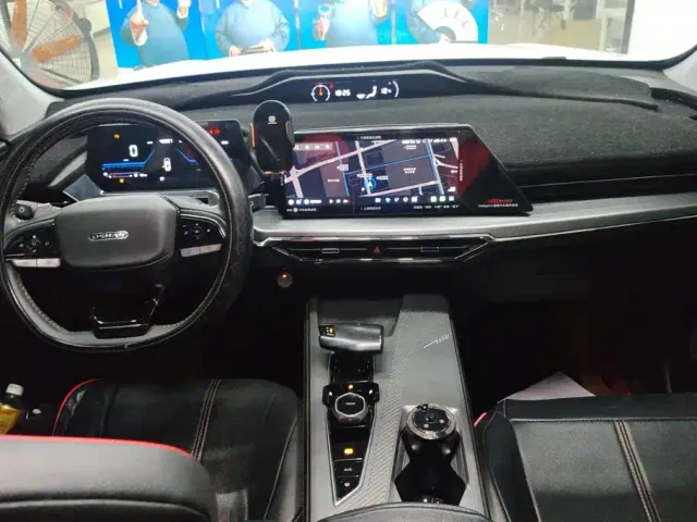 Changan Oshan Changan Oshan Z6 2023 Blue Whale 1.5T DCT Smart Premium — Фото автомобиля 12