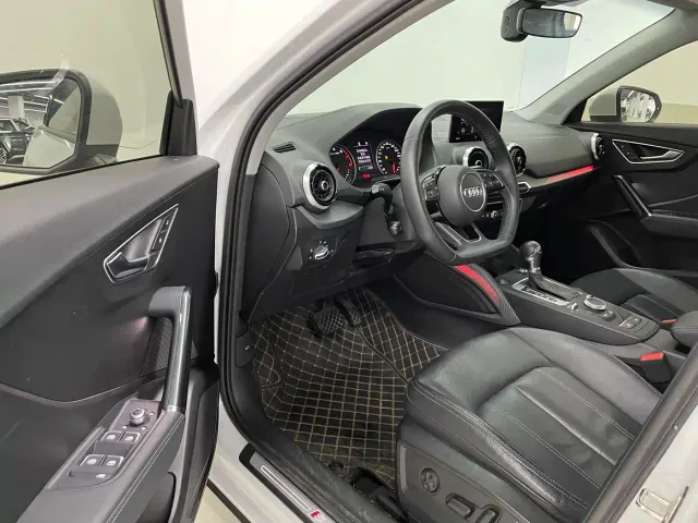 Audi Q2L — Фото автомобиля 10