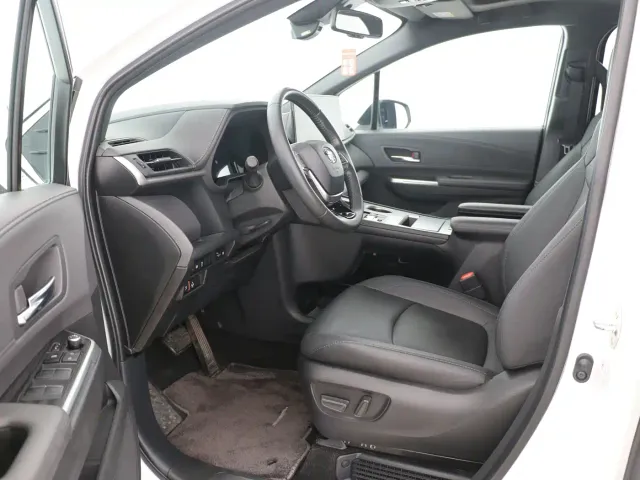Toyota Sienna — Фото автомобиля 7