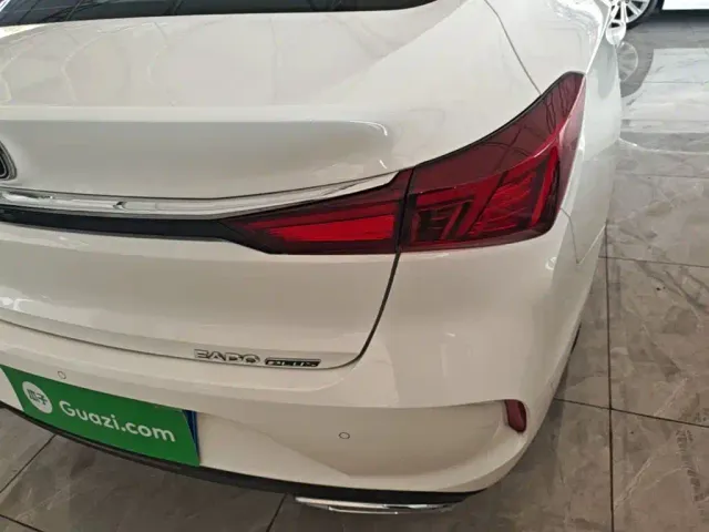 Changan Eado — Фото автомобиля 7