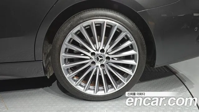 Mercedes-Benz C-Class — Фото автомобиля 19