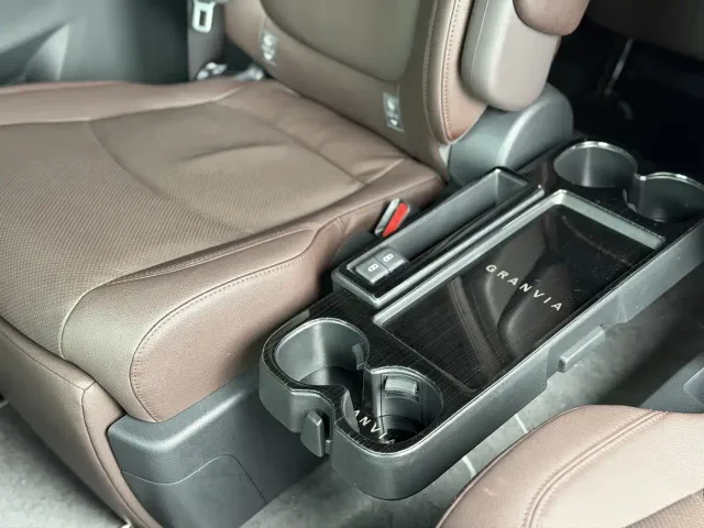 Toyota Granvia — Фото автомобиля 13