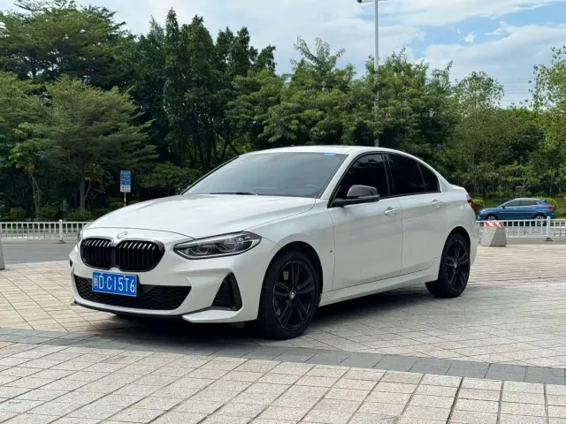 Фотография автомобиля — BMW 1 Series