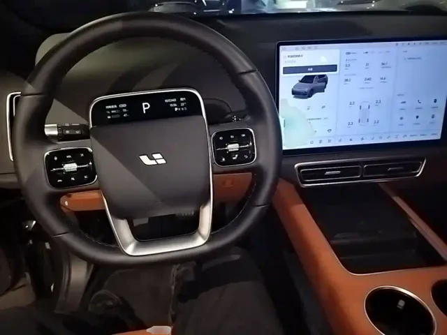 Li Auto L7 — Фото автомобиля 9