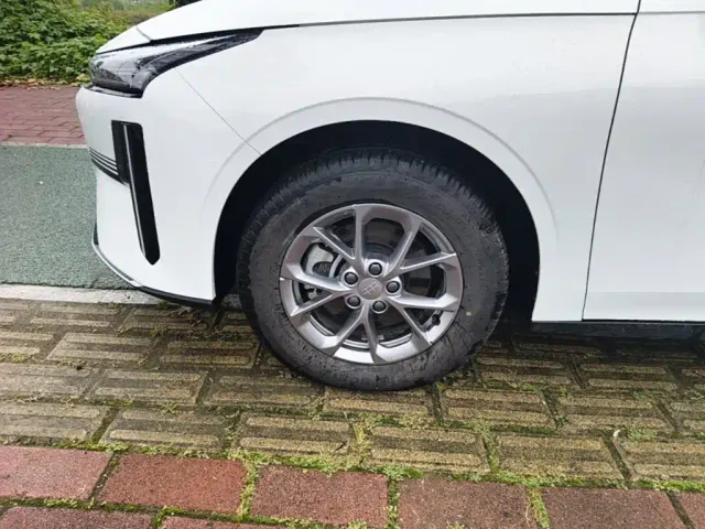 Geely Galaxy L6 — Фото автомобиля 22