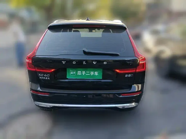 Volvo XC60 — Фото автомобиля 3