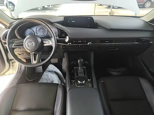 Mazda Axela — Фото автомобиля 12
