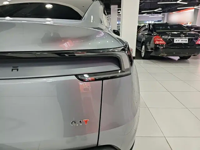 Tesla Model Y — Фото автомобиля 7