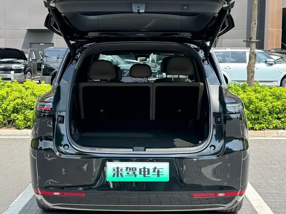 IM Motors IM LS8 2026 Model Base Version 5-seater Long Range Edition — Фото автомобиля 8