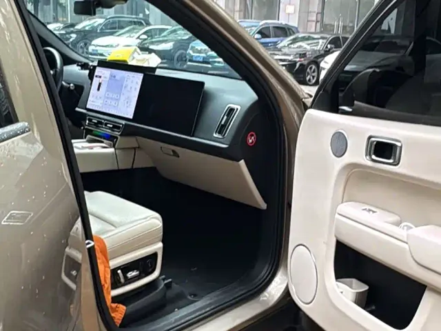 Li Auto L9 — Фото автомобиля 6