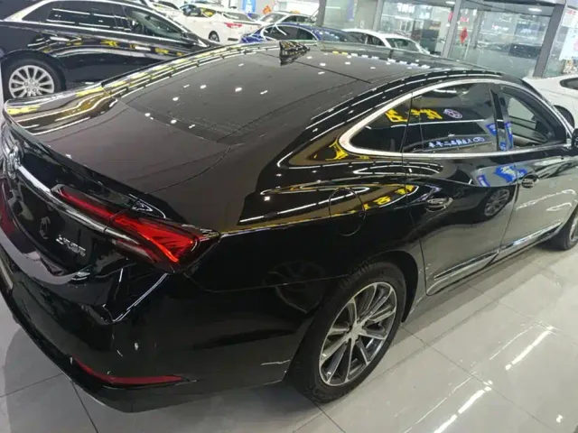 Buick LaCrosse — Фото автомобиля 3