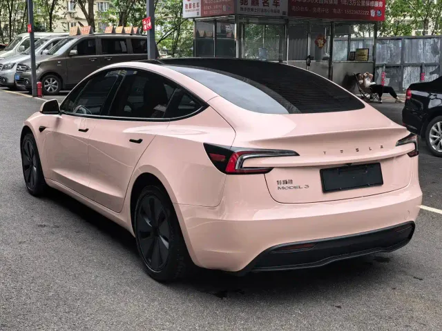 Tesla Model 3 — Фото автомобиля 6