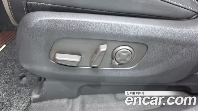 Kia Canival — Фото автомобиля 6