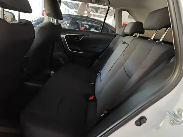 Toyota RAV4 — Фото автомобиля 16