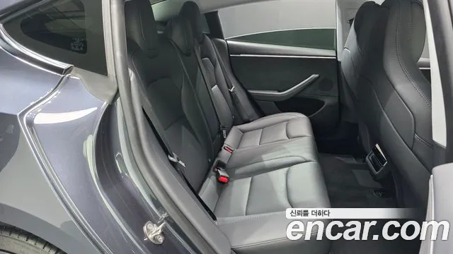Tesla Model 3 — Фото автомобиля 16