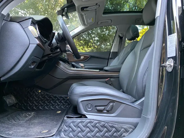 Audi Q7 — Фото автомобиля 9