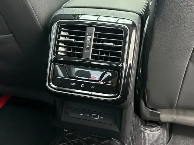 Volkswagen Passat — Фото автомобиля 14