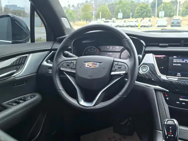 Cadillac XT6 — Фото автомобиля 16