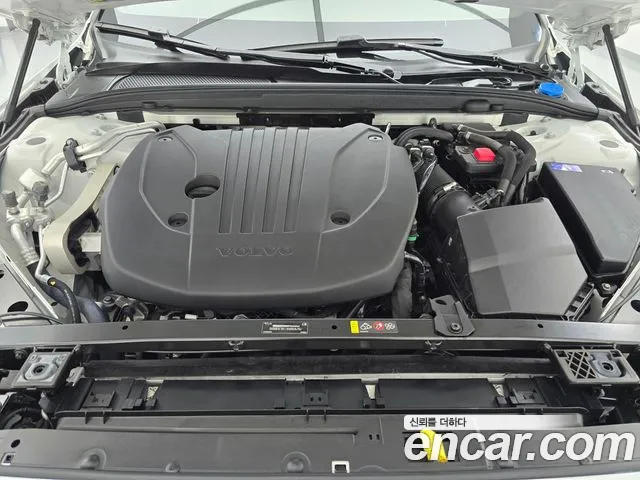 Вольво V60 V60 Cross Country 2 поколение B5 Ultimate AWD — Фото автомобиля 6