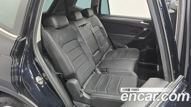 Volkswagen Tiguan — Фото автомобиля 16