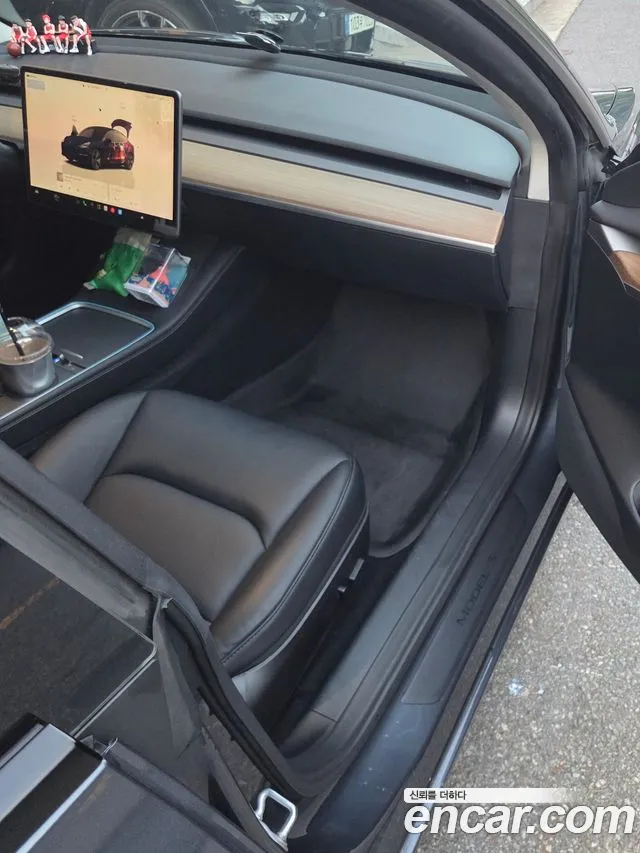 Tesla Model 3 — Фото автомобиля 7