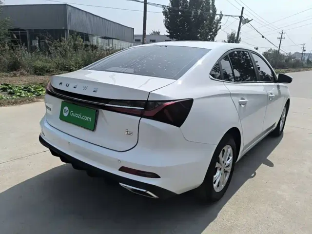 Roewe Roewe i5 2023 1.5L CVT Luxury Edition — Фото автомобиля 6