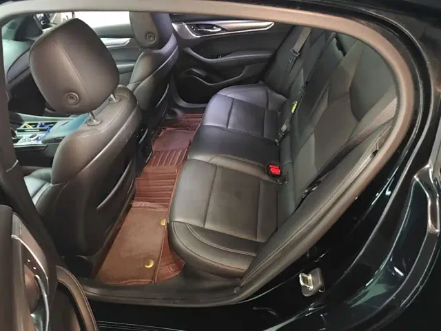 Cadillac CT5 — Фото автомобиля 16