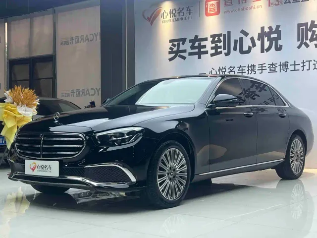 Mercedes-Benz E-Class — Фото автомобиля 3