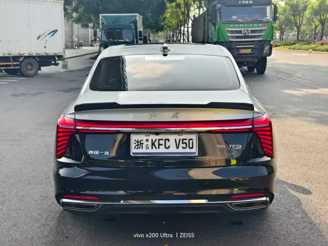 Hongqi H5 — Фото автомобиля 13