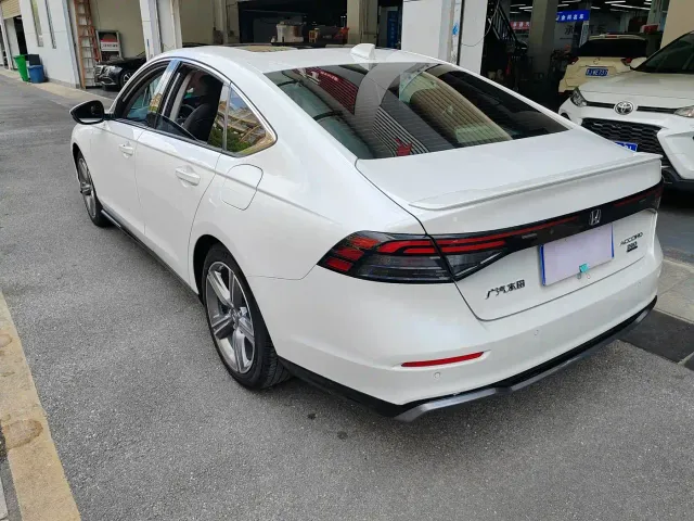 Honda Accord — Фото автомобиля 5