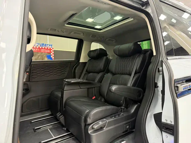 Honda Elysion — Фото автомобиля 9