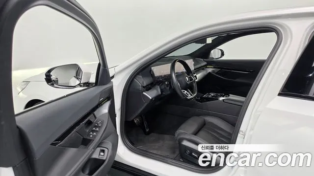 BMW 5 Series G60 — Фото автомобиля 15