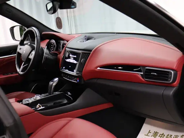 Maserati Levante — Фото автомобиля 17