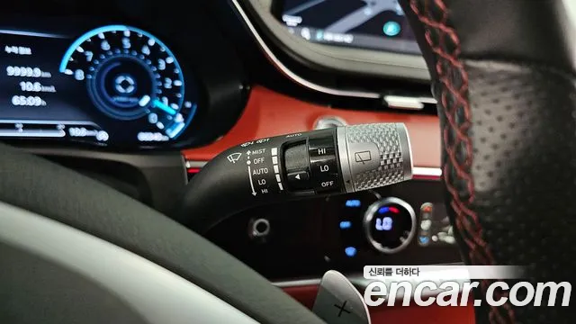 Genesis GV70 — Фото автомобиля 30