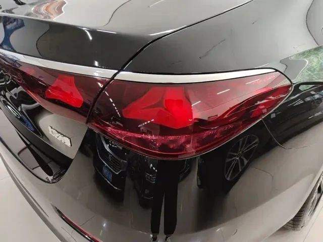 Mercedes-Benz E-Class — Фото автомобиля 7